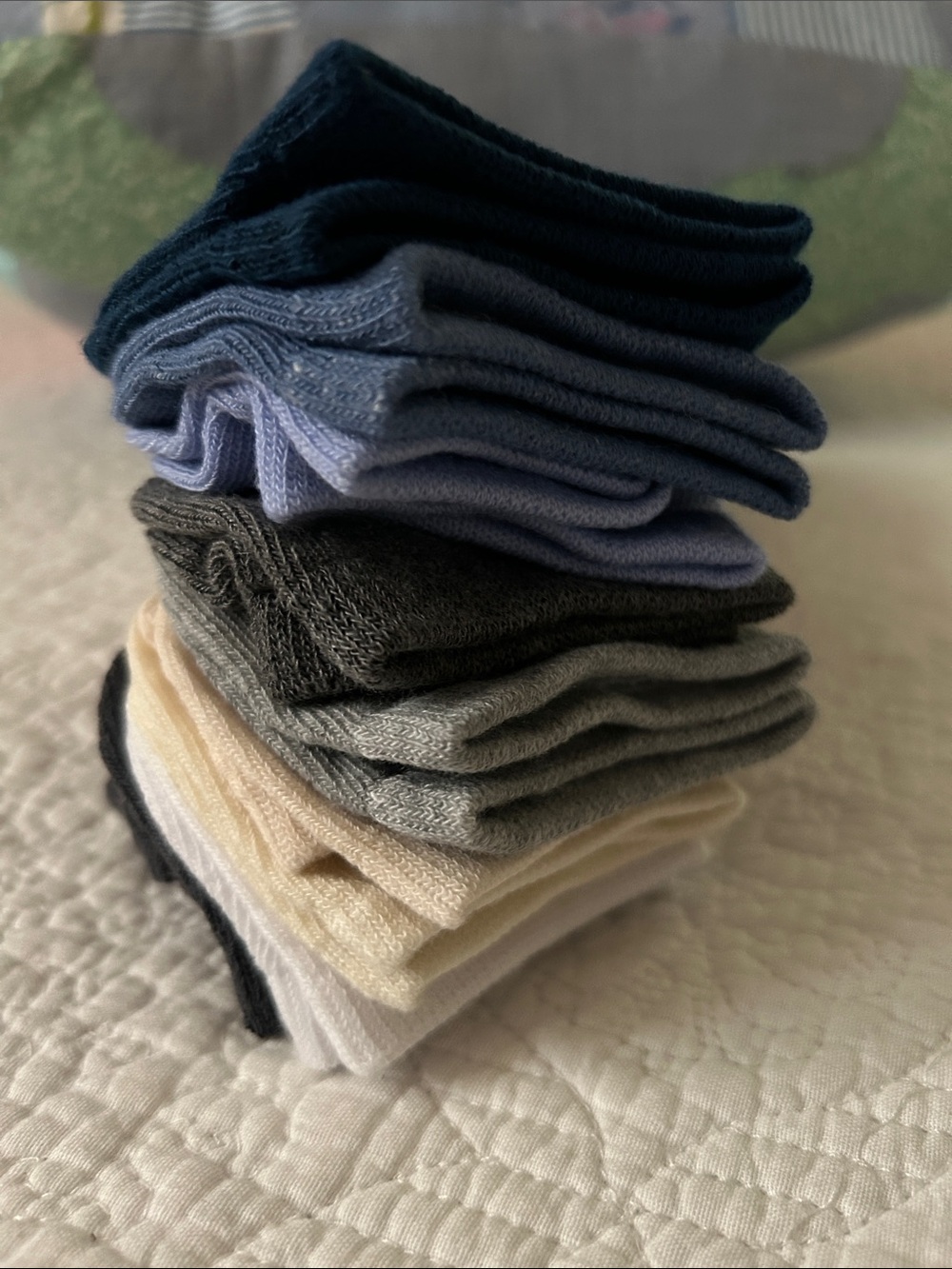 NWT Women's 10-Pack Crew Socks in Black, Navy, Gray & Cream
